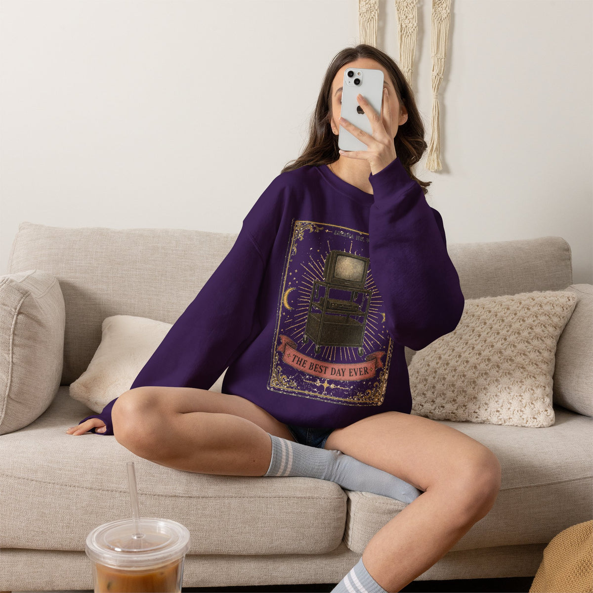 The Best Day Ever – Retro School TV Trolley Sweatshirt